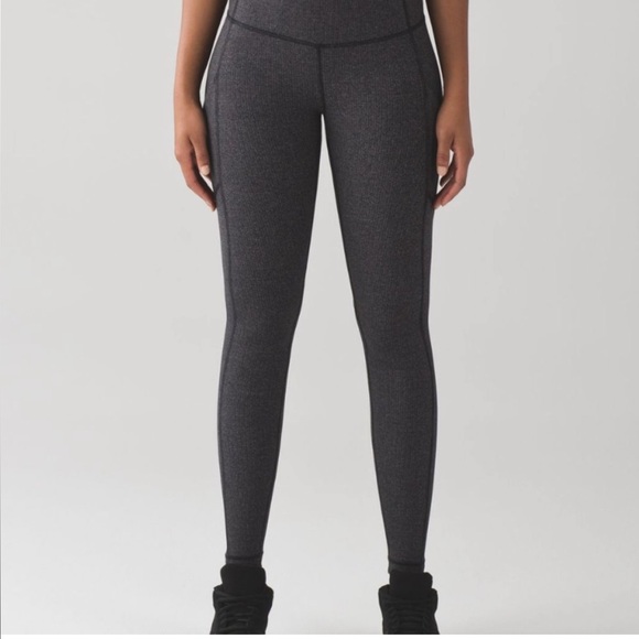 LULULEMON Speed Tight V Power Luxtreme
Variegated Knit Heathered Size 4 - Picture 1 of 13